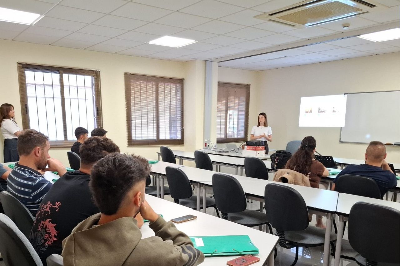 La Oficina Acelera Pyme de ASAJA GRANADA impulsa la digitalización agraria en las jornadas de incorporación del IFAPA