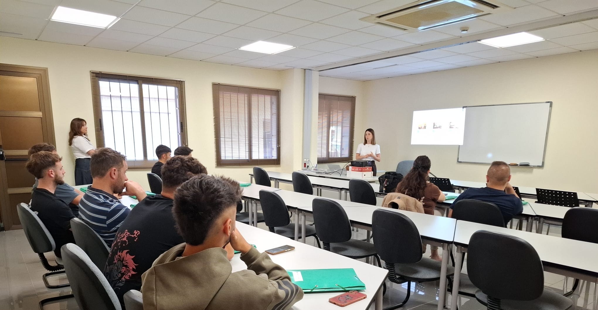 La Oficina Acelera Pyme de ASAJA GRANADA impulsa la digitalización agraria en las jornadas de incorporación del IFAPA